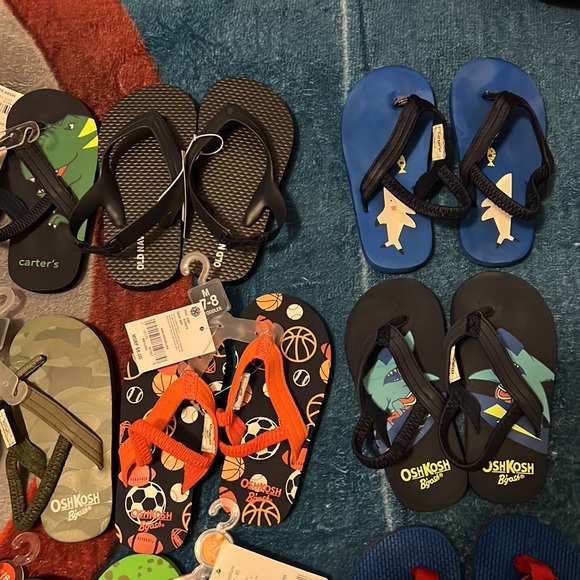 Lot of 12 Toddler flip flops - Picture 4 of 5